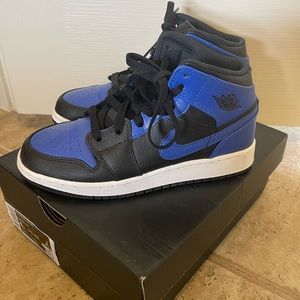 Air Jordan 1 Mid, 4Y Excellent Used Condition, black/ Hyper Blue